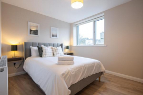 3rd Floor Stylish 2-Bed Apartment